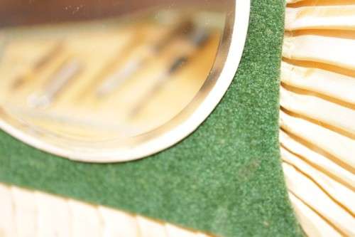 **RS17_Clearance** Antique boxed vanity & manicure set incl. shoe lace pullers & much more