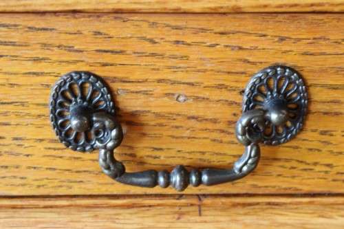 **RS17_Clearance** Solid oak 6-drawer chest of drawers with gorgeous period style metal handles