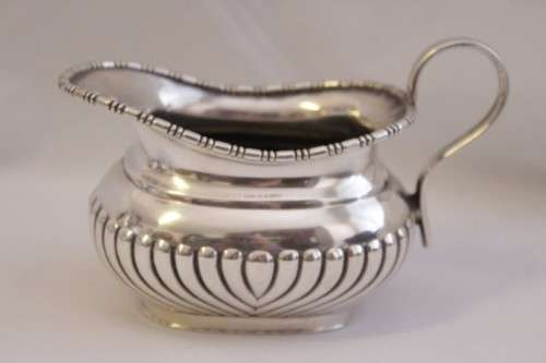 A beautiful antique silver plated tea set incl. 6-cup teapot and coffee pot, sugar bowl & creamer