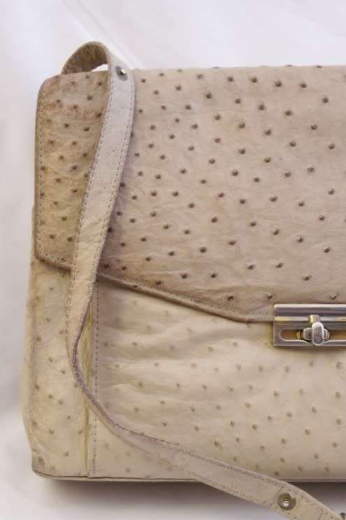 **RS17** A beautifully made original Corbeau genuine ostrich skin leather ladies handbag in beige