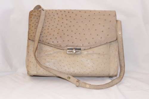 **RS17** A beautifully made original Corbeau genuine ostrich skin leather ladies handbag in beige