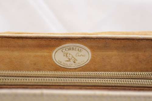 **RS17** A beautifully made original Corbeau genuine ostrich skin leather ladies handbag in beige