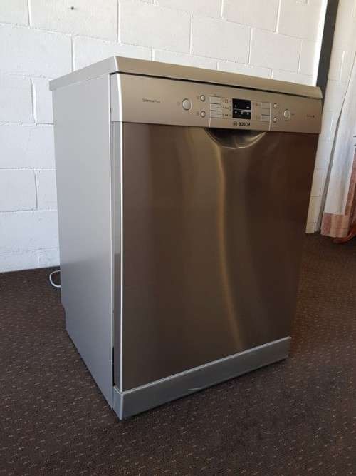 A stunning stainless steel (Silver Inox) Bosch "Serie|6" SilentPlus model: SMS58L08ZA dishwasher