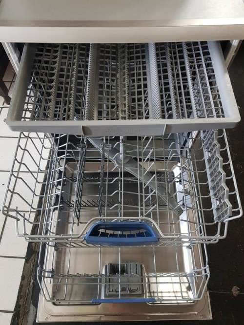 A stunning stainless steel (Silver Inox) Bosch "Serie|6" SilentPlus model: SMS58L08ZA dishwasher