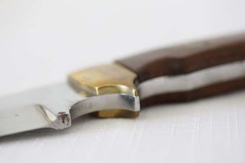 **RS17** A hand made "Buizz" hunting knife w/ brass embellishments - perfect gift 4 any collector