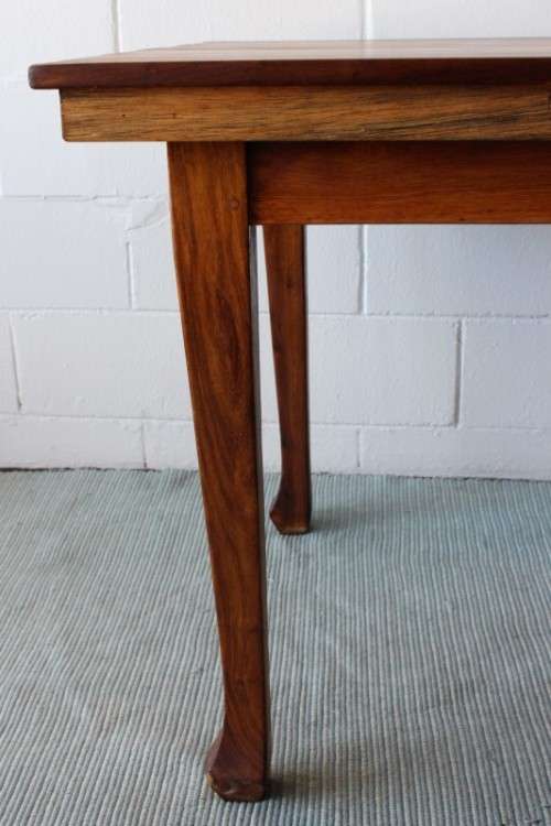 **RS17** Solid & substantial blackwood 6-seater dining table with clean lines in awesome condition