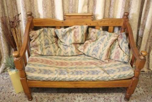 **RS17** 2 awesome and well-made oregon two seater bench with cushions. bid/bench