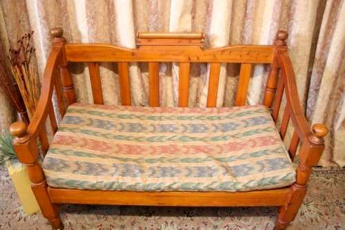 **RS17** 2 awesome and well-made oregon two seater bench with cushions. bid/bench