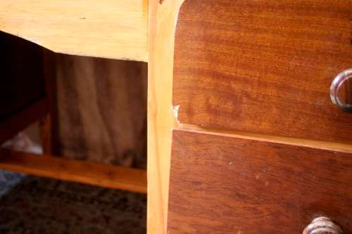 **RD17** A beautiful vintage 6-drawer Oak knee-hole desk with a large work surface.