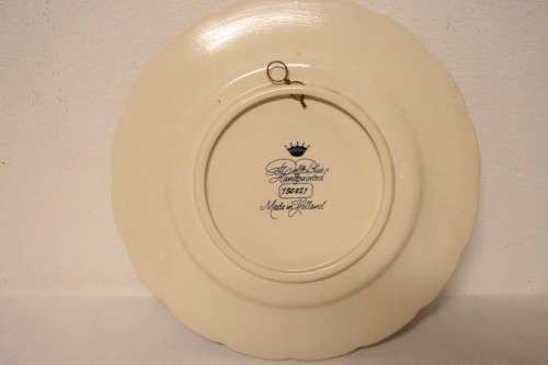 A gorgeous large original "Delft Blue" blue & white porcelain collectable plate w/ a wall hanger
