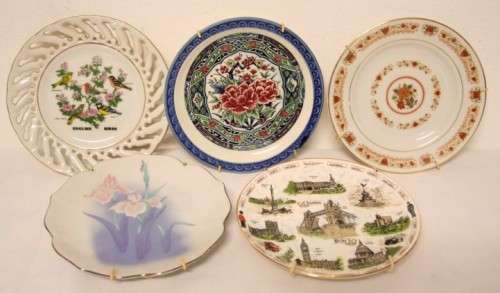 **RS17** A gorgeous collection of 5 (15cm-16cm) assorted, decorative wall plates. 1 price for all 5