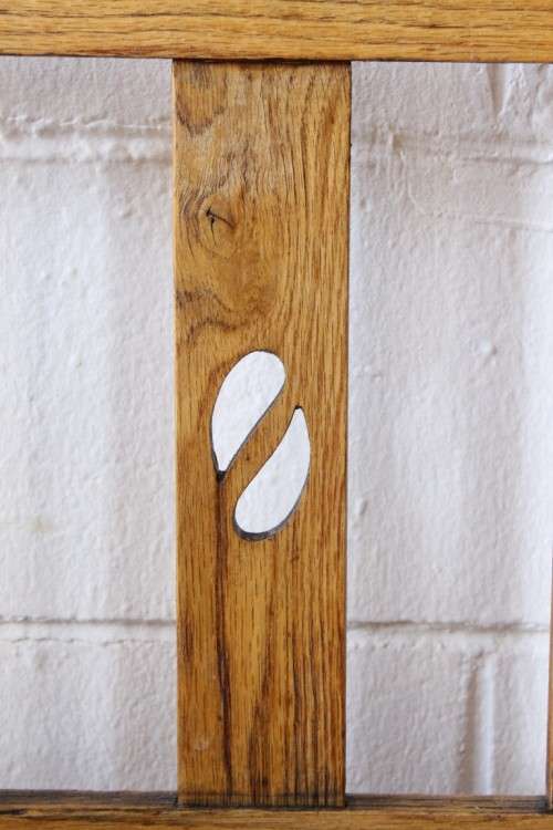 A very charming and sturdy 3-seater solid Oak daybed with carvings - perfect for sun room!