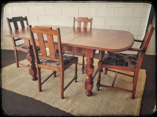 **RS17** Amazing vintage solid Teak extendable dining room table with four upholstered chairs