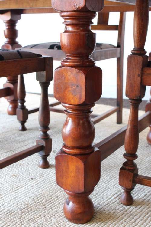 **RS17** Amazing vintage solid Teak extendable dining room table with four upholstered chairs