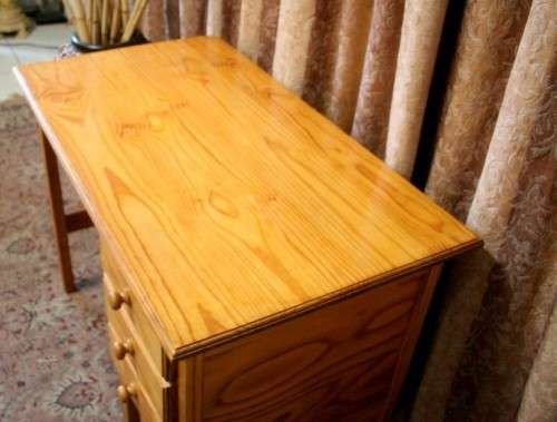 **RS17** A lovely wooden writing/work desk with three spacious drawers in great condition.