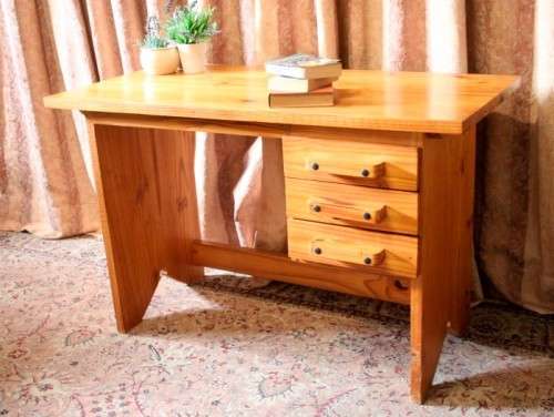 **RS17** A fantastic compact wooden writing/ work desk w/ three spacious drawers in great condition.