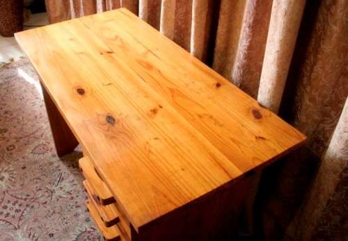 **RS17** A fantastic compact wooden writing/ work desk w/ three spacious drawers in great condition.