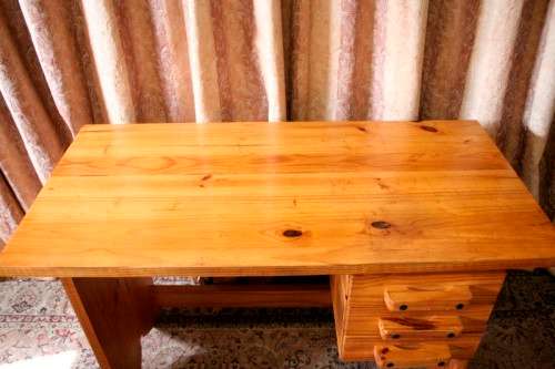 **RS17** A fantastic compact wooden writing/ work desk w/ three spacious drawers in great condition.