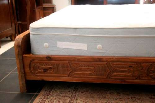 **RS17** A stunning vintage solid carved double bed headboard & base with mattress and pedestals