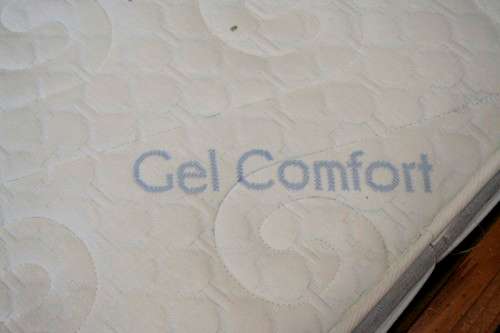 **RS17** A stunning vintage solid carved double bed headboard & base with mattress and pedestals