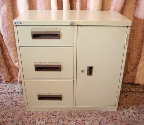 **RS17** A sturdy S. Tabak & Sons metal filing cabinet, needs some tlc, perfect to paint!