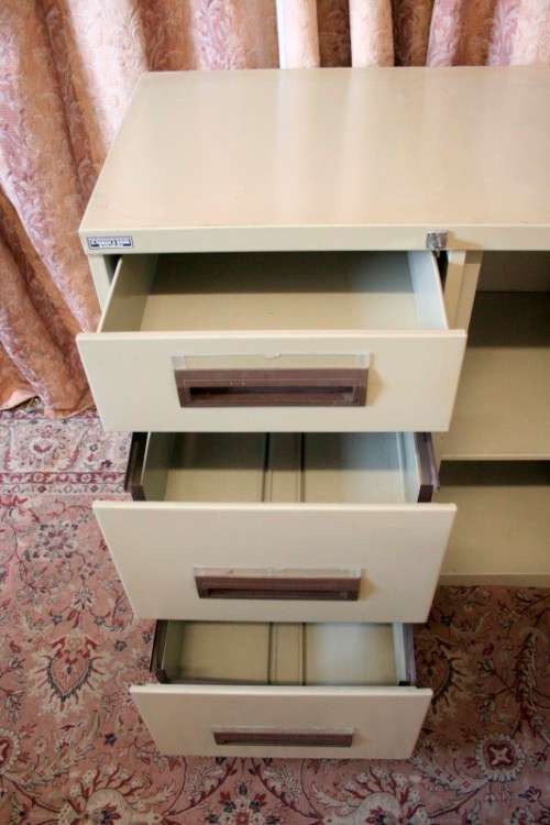 **RS17** A sturdy S. Tabak & Sons metal filing cabinet, needs some tlc, perfect to paint!