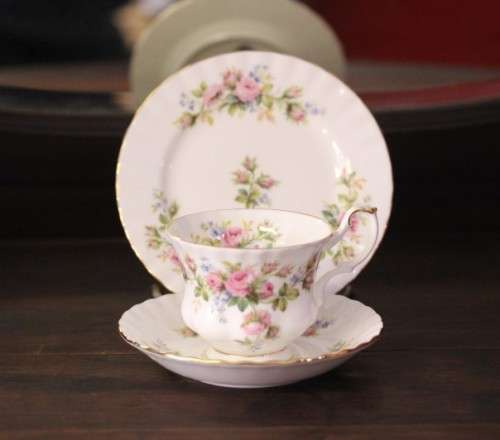 Two beautiful Royal Albert bone china trio's in the exquisite "Moss Rose" pattern - price per trio