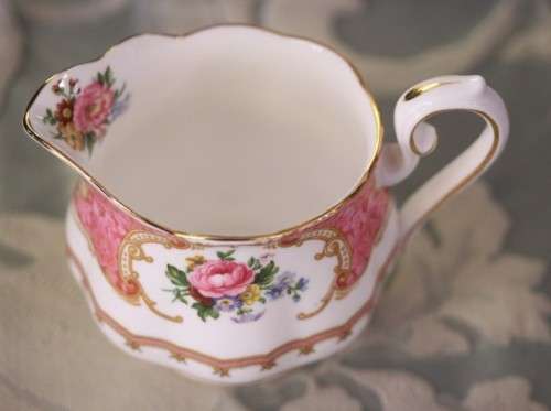 A gorgeous Royal Albert fine bone china milk jug/ creamer in the very pretty "Lady Carlyle"  pattern