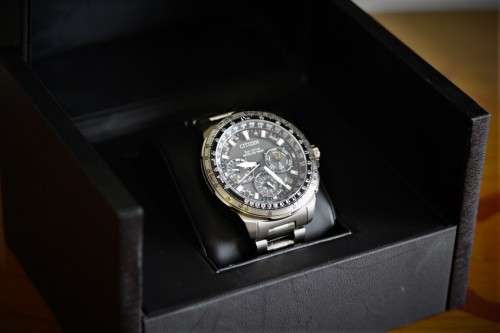 **RS17** Incredible boxed Citizen Titanium Eco-Drive GPS wrist watch in the original box with papers
