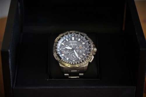 **RS17** Incredible boxed Citizen Titanium Eco-Drive GPS wrist watch in the original box with papers