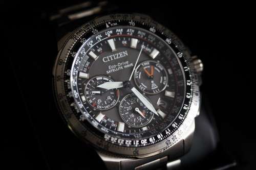 **RS17** Incredible boxed Citizen Titanium Eco-Drive GPS wrist watch in the original box with papers