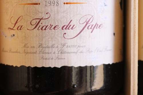 A rare boxed set of 1998 French "Maison Bouachon" Chateauneuf-Du-Pape "La Tiare du Pape" wine