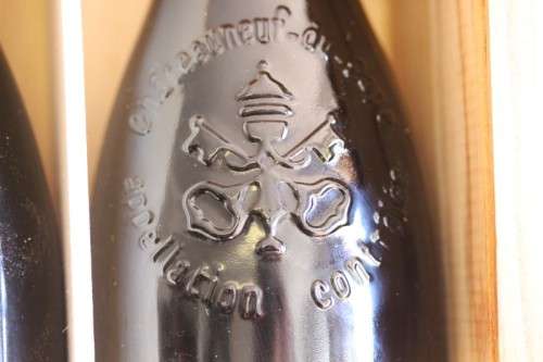 A rare boxed set of 1998 French "Maison Bouachon" Chateauneuf-Du-Pape "La Tiare du Pape" wine