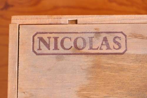 A rare boxed set of 1998 French "Maison Bouachon" Chateauneuf-Du-Pape "La Tiare du Pape" wine