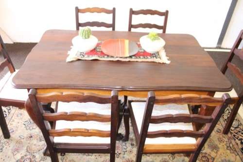 **RS17** A vintage ball & claw dining room suite w/ 6x fabulous white fabric upholstered chairs