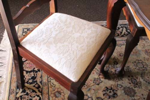 **RS17** A vintage ball & claw dining room suite w/ 6x fabulous white fabric upholstered chairs