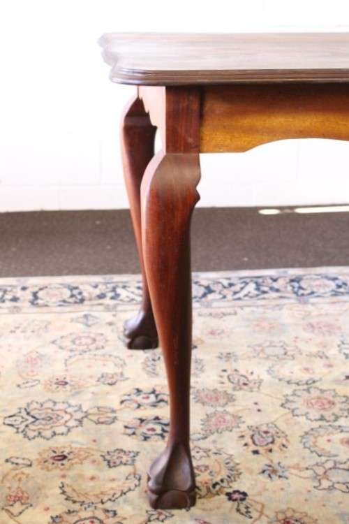 **RS17** A vintage ball & claw dining room suite w/ 6x fabulous white fabric upholstered chairs