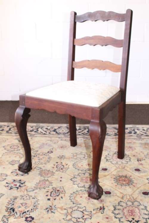 **RS17** A vintage ball & claw dining room suite w/ 6x fabulous white fabric upholstered chairs