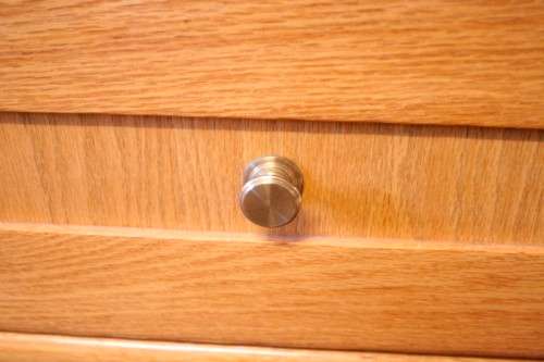 **RS17** A modern Oak side server cabinet with three large drawers and loads of cupboard space.