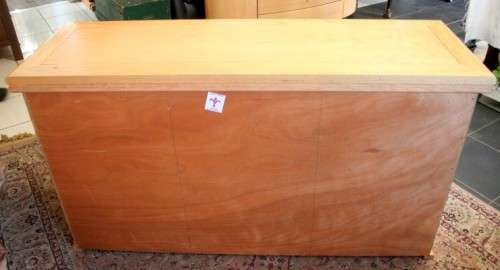 **RS17** A modern Oak side server cabinet with three large drawers and loads of cupboard space.