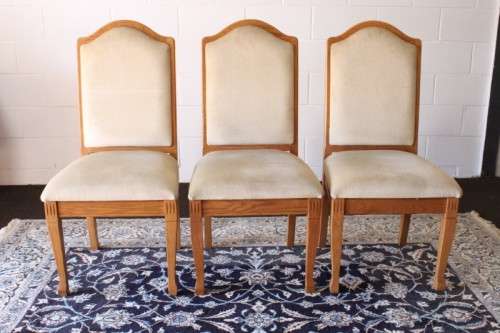 **RS17** Vintage Oak 6-seater extendable dining room table w/ 6x solid oak upholstered chairs