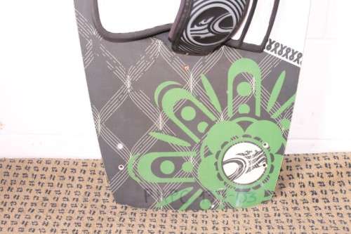 An awesome twin-tip Cabrinha Spectrum 2012 kite surfing board in excellent condition