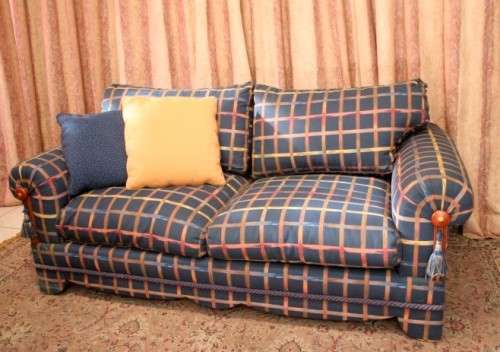 **RS17** A top-quality (202cm long) luxuriously upholstered sofa couch w/ quality finishes - Wow!!!