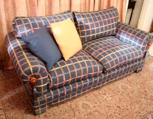 **RS17** A top-quality (202cm long) luxuriously upholstered sofa couch w/ quality finishes - Wow!!!