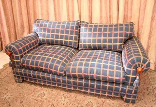 **RS17** A top-quality (202cm long) luxuriously upholstered sofa couch w/ quality finishes - Wow!!!