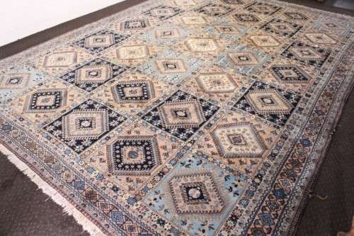 A magnificent & intricately detailed X-large (410cm x 298cm) Persian carpet with a diamond design