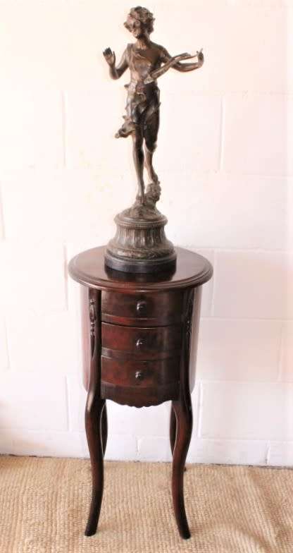 **RS17** A carved solid Balinese Teak 3-drawer pedestal table/ lamp table in beautiful condition