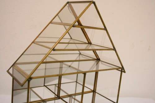 **RS17** A charming footed brass and glass (house) printers tray, perfect for miniature ornaments!