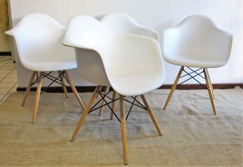 **RS17** Stunning modern round-bottom occasional chairs with a sleek design and wooden legs
