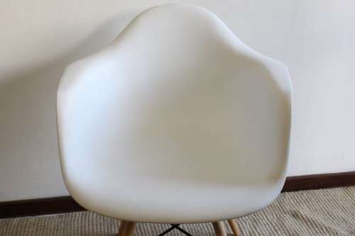 **RS17** Stunning modern round-bottom occasional chairs with a sleek design and wooden legs